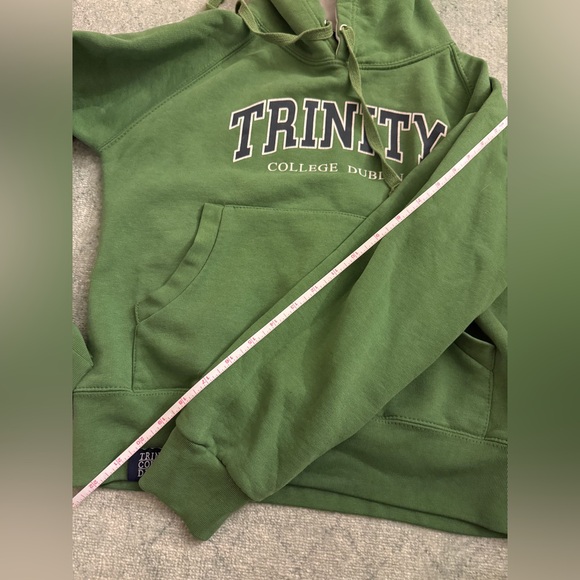 Trinity College Dublin child’s M/L hoodie from Ireland - Picture 8 of 9